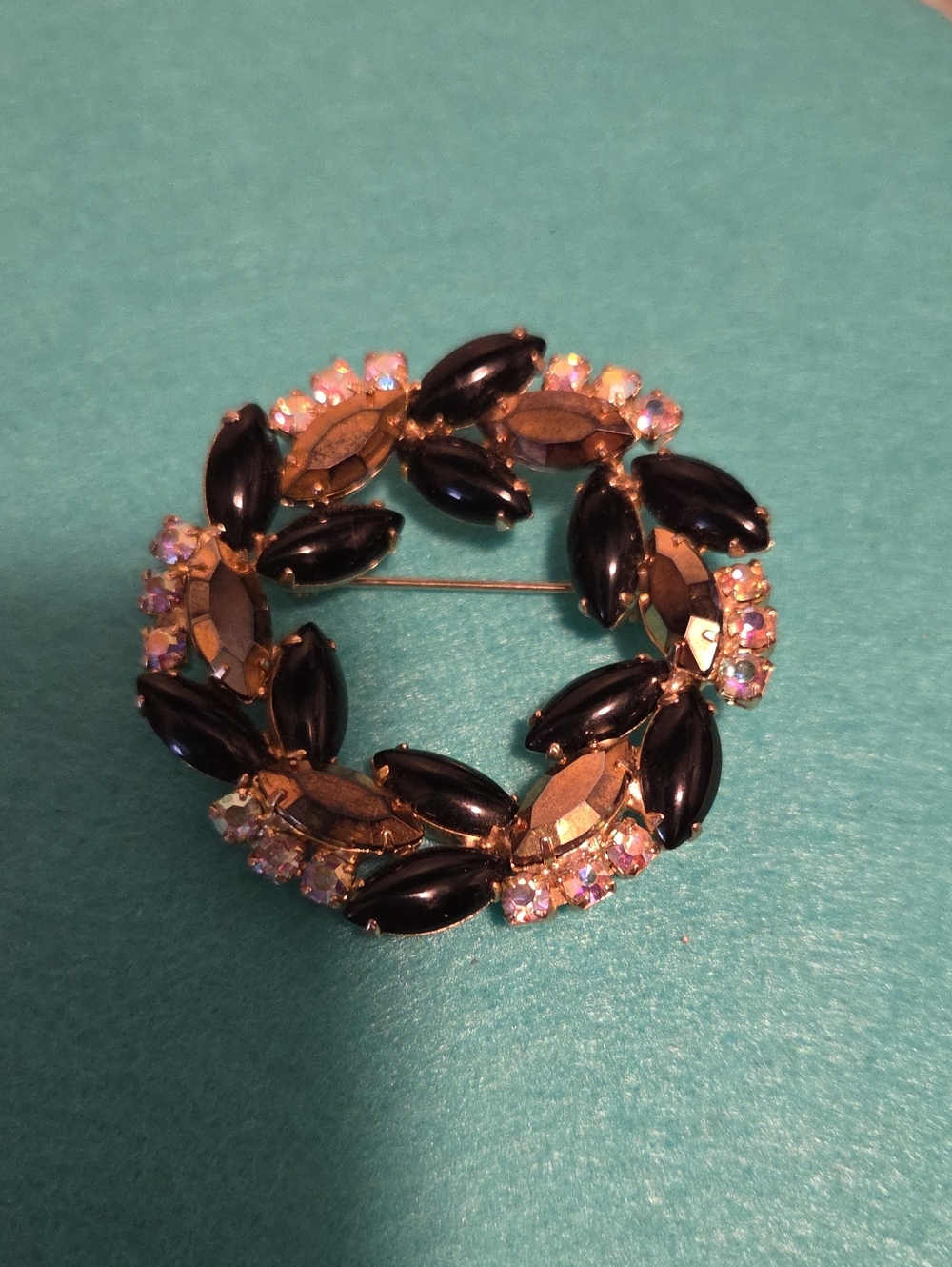 Vintage Black and Gold Crystal Wreath Brooch